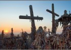Удивительный холм крестов (4 фото)