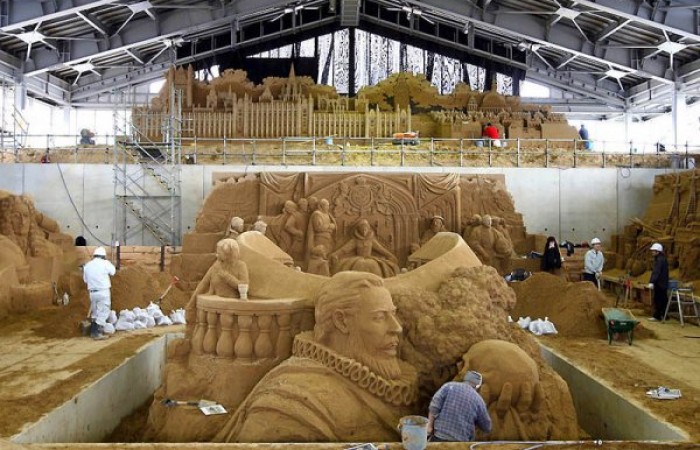 Выставка песочных скульптур на дюне Тоттори (16 фото)