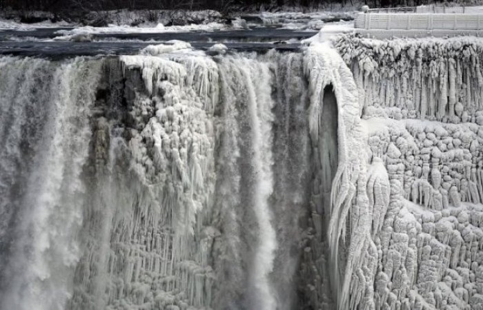 Невероятные фотографии замерзшего Ниагарского водопада (5 фото)